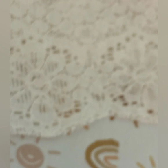 Loft Womens Ivory Lace Blouse Scalloped Bottom‎ Gold Buttons Down Back Medium - Picture 9 of 10